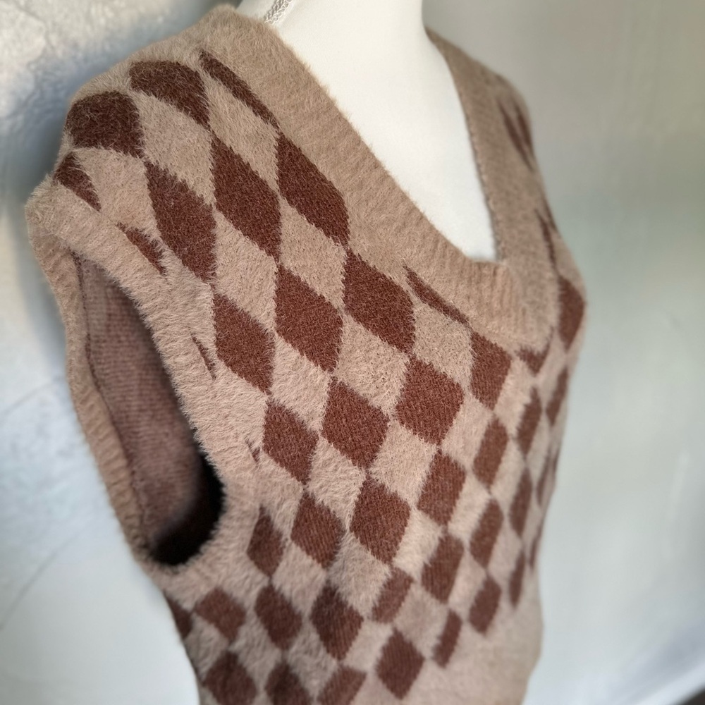 Brown and Cream Argyle Sweater Vest - Picture 6 of 6